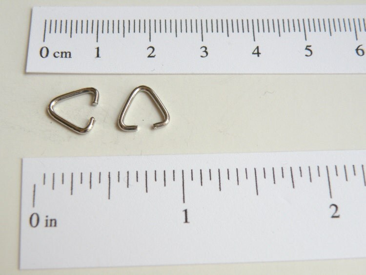 100 Triangle Jump Rings antique silver pinch by SparklingSistersJS