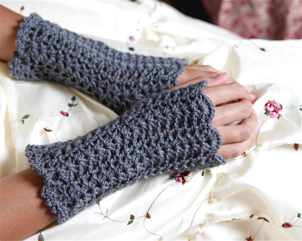 Lacey Crochet Fingerless Gloves Wristwarmers PDF PATTERN