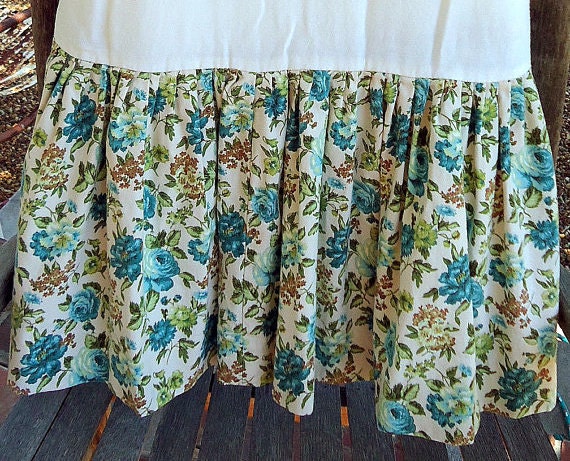 Vintage Floral Bedskirt Dust Ruffle Blue by TheSquirrelCottage