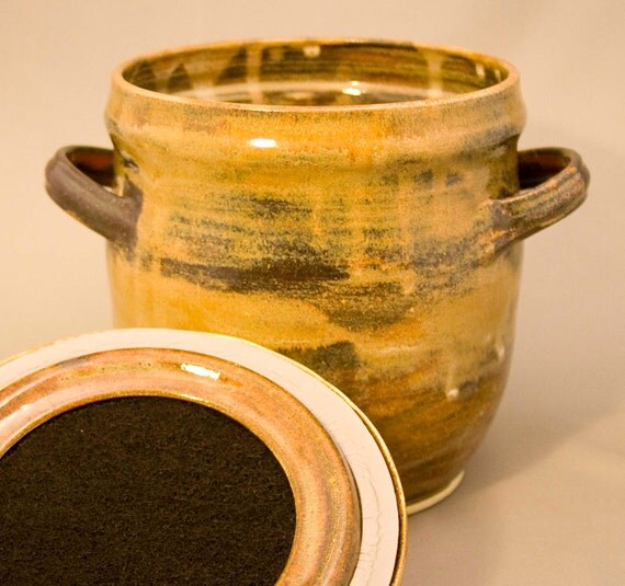 Compost Crock/ Countertop Compost Container by carltonceramics