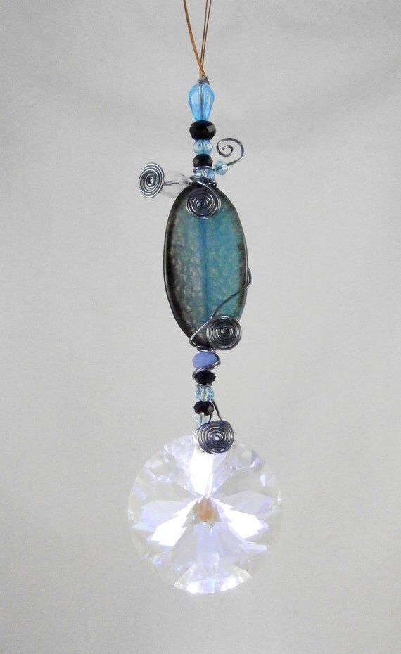 Feng Shui Crystal Sun Catcher With Healing Agate Window