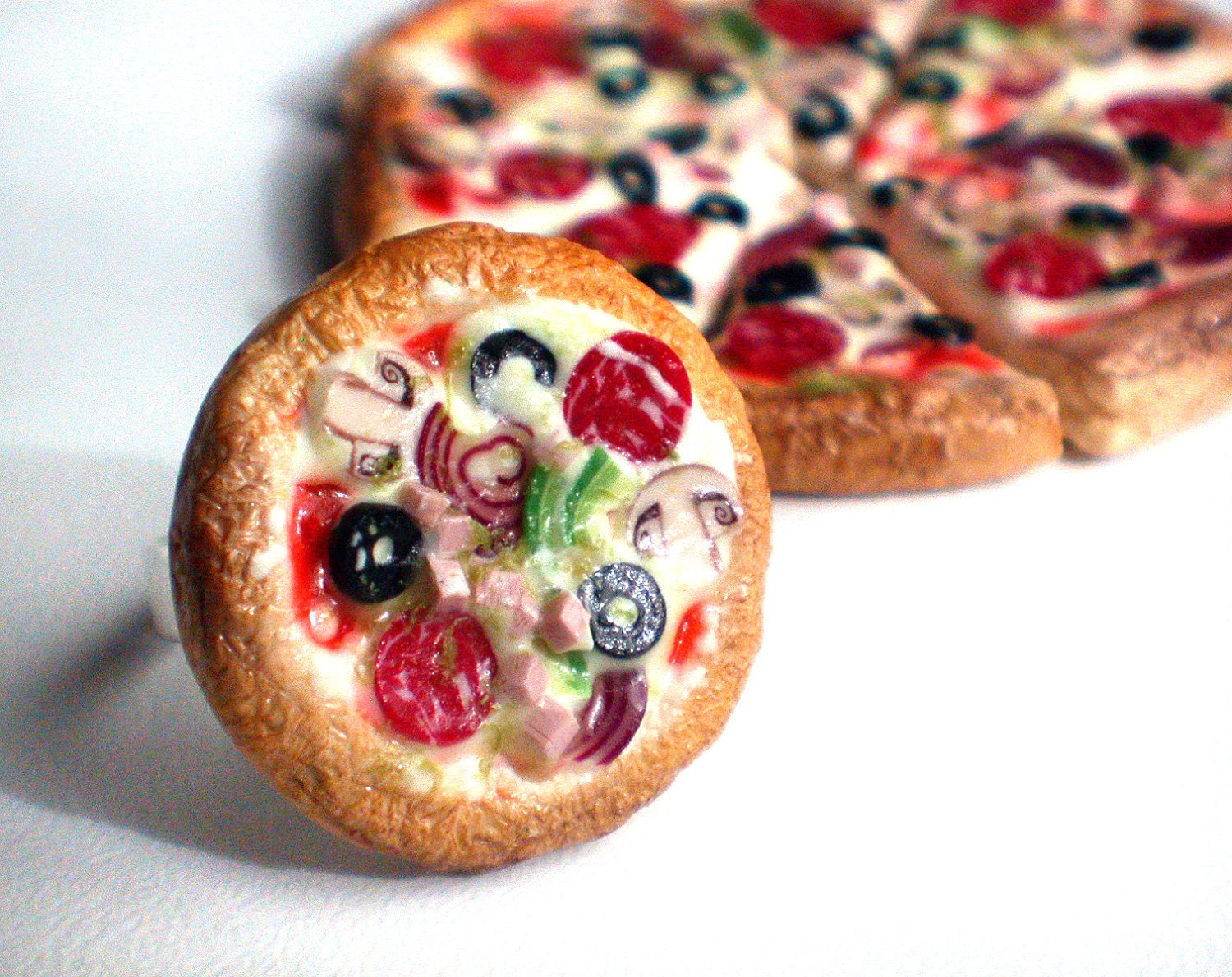 Pizza. Ring.