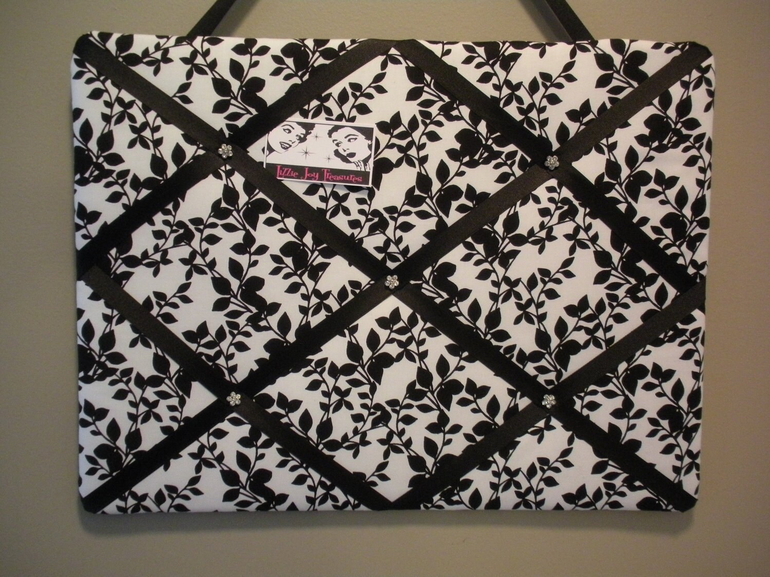 Black and White French Memo Board Bulletin Board Message