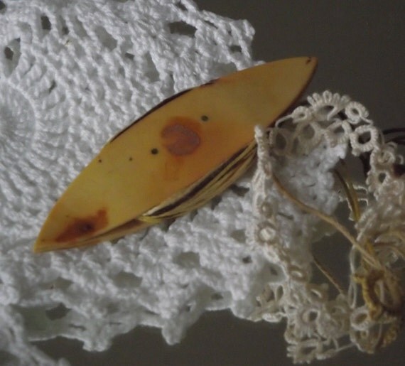 Antique Vintage Tatting Shuttle bone ivory victorian lace