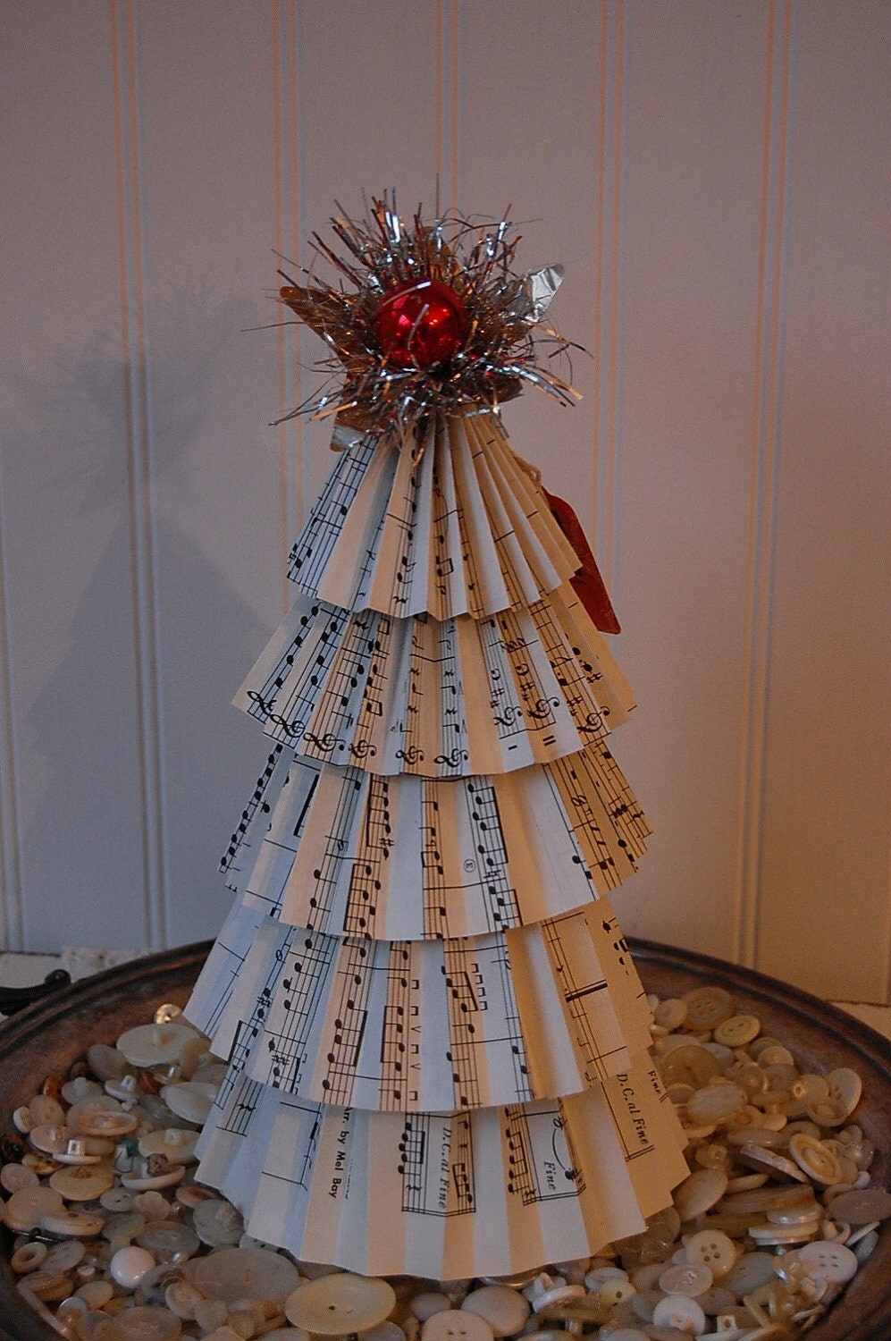 sheet music paper Christmas tree