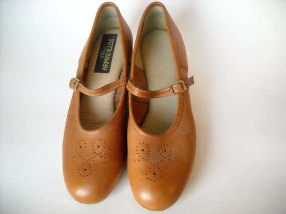 Vintage Tan Wedge Mary Janes by Baxtervintage on Etsy