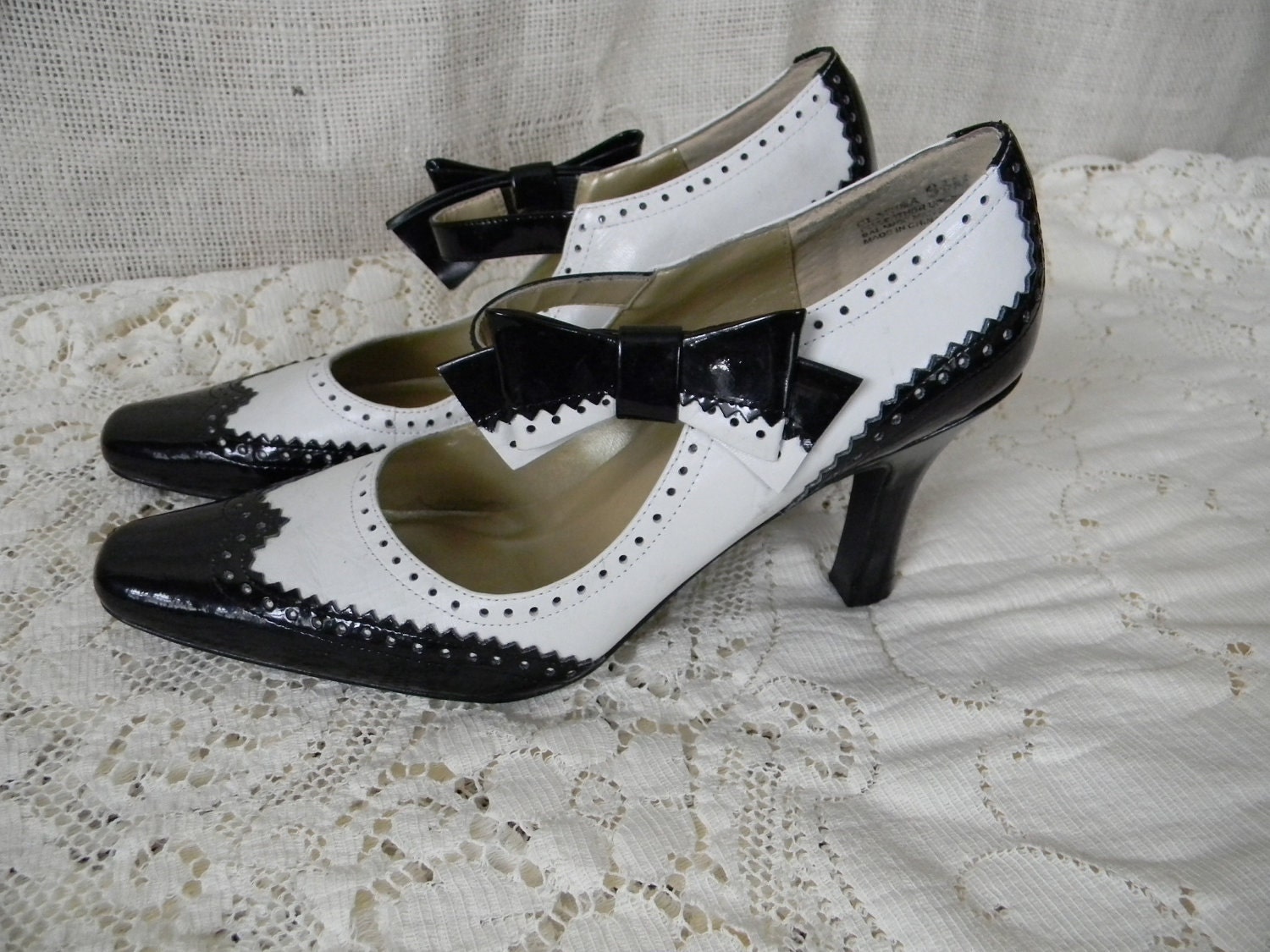 black and white dress shoes women's