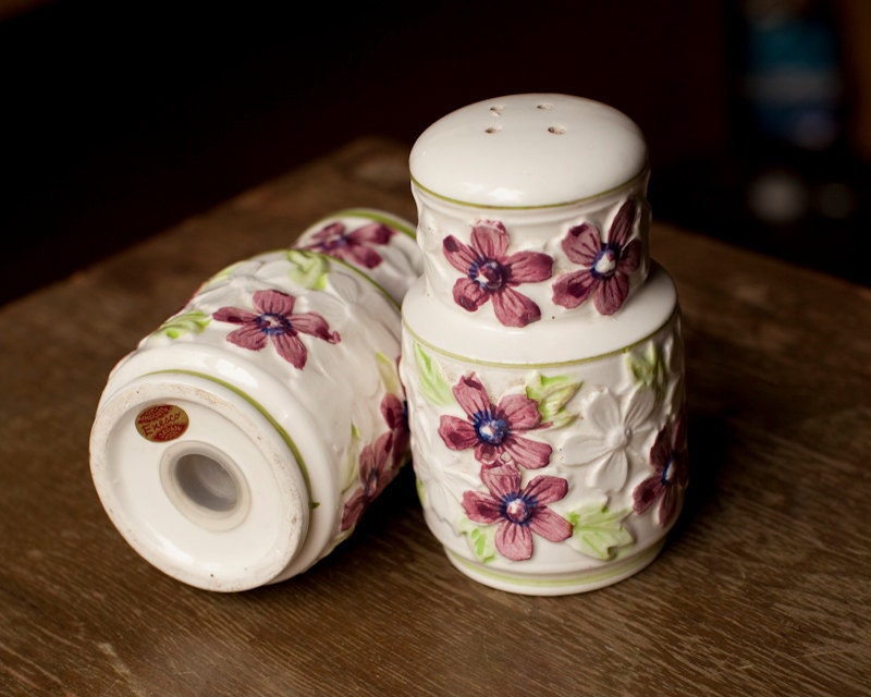 Pretty Purple Flower Salt and Pepper Shakers by YourVintageHouse