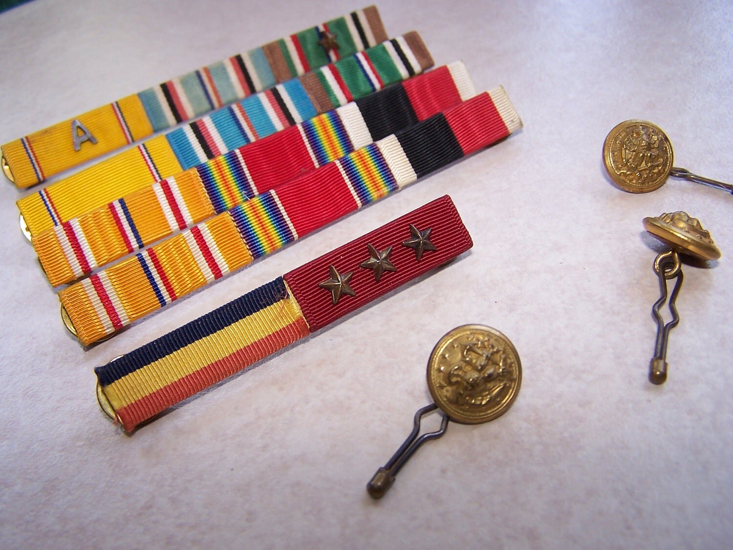 Military bar pins and eagle buttons lot of 8 pcs
