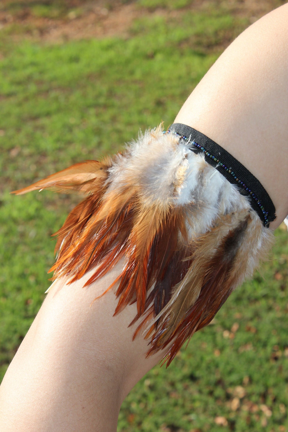 Feather Armband with Onyx Iridescent Beads