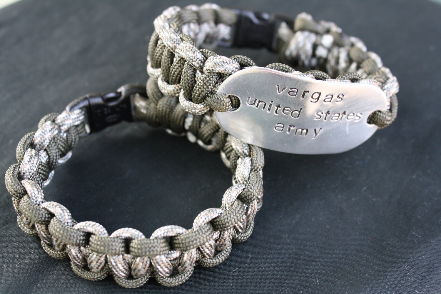 Paracord Bracelet With Personalized Dogtag