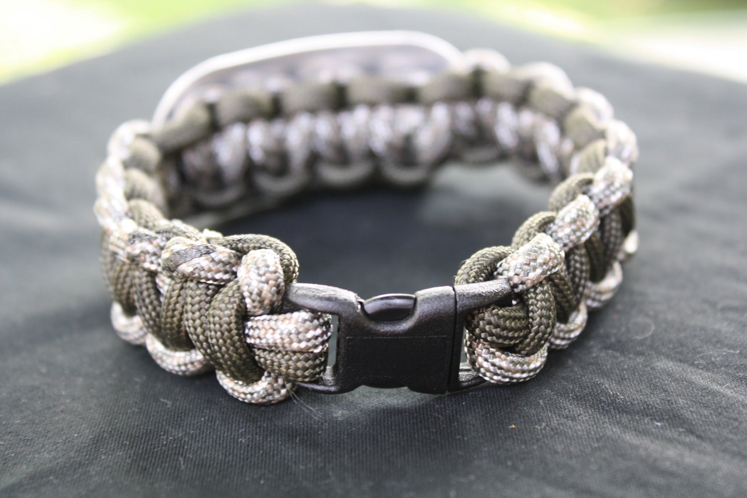 Paracord Bracelet With Personalized Dogtag