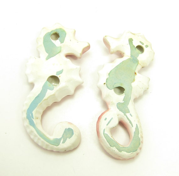 Vintage Bathroom Seahorses Pink Bradley Ceramic Set of 2