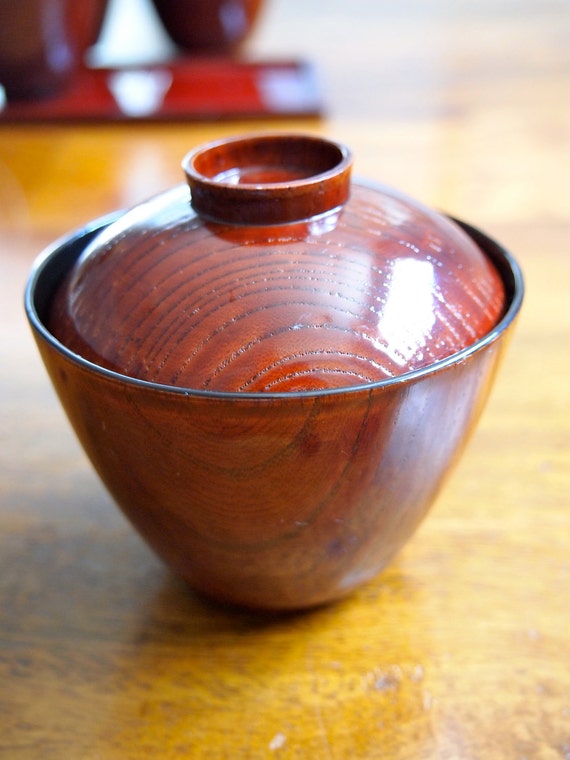 Japanese Red Lacquer Lidded Rice/Soup Bowls by luckysusyvintage