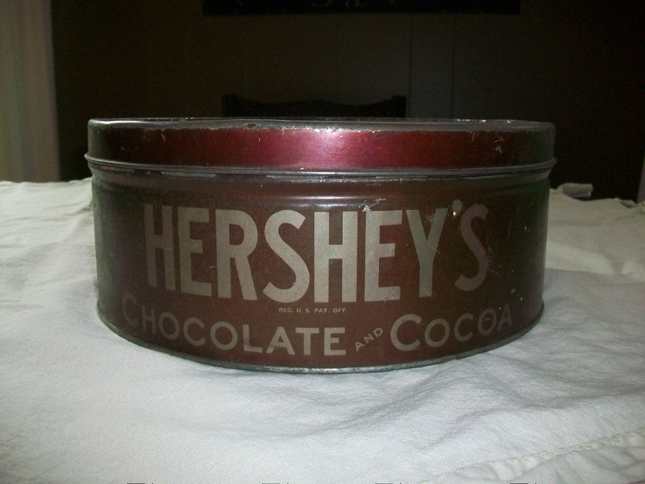 Vintage Hershey Tins 7