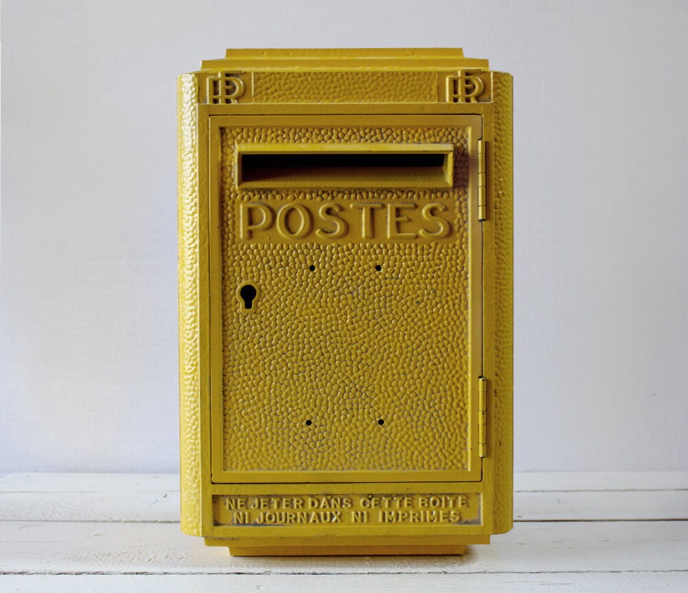 ORIGINAL French La POSTE Cast iron MAILBOX Mid century interior decor design ideas, interior design plans, interior design modern, interior decor pics, and interior design inspiration Vintage Cast Iron Mailbox 863 x 1000