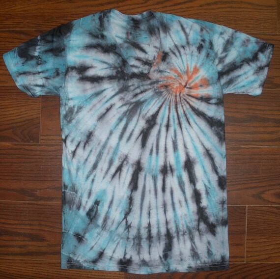 how to make a black and orange tie dye shirt