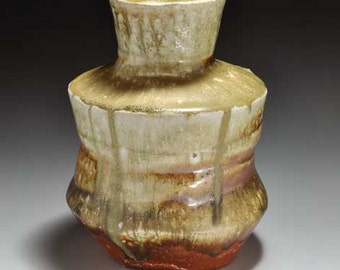 Shigaraki, anagama, ten-day anagama wood firing, with natural ash deposits flower vase. hana-28