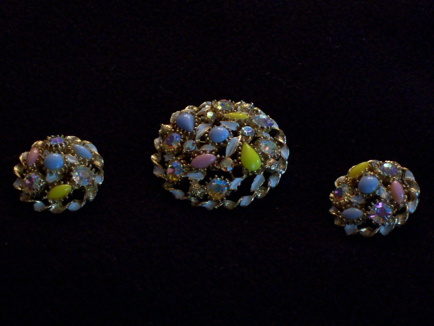 Aurora Borealis Rhinestone With Multicolor Stones