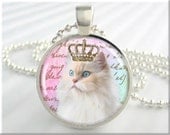 Cat Queen Art Pendant Charm Cat Royalty Jewelry Resin Pendant Silver Necklace (094RS)