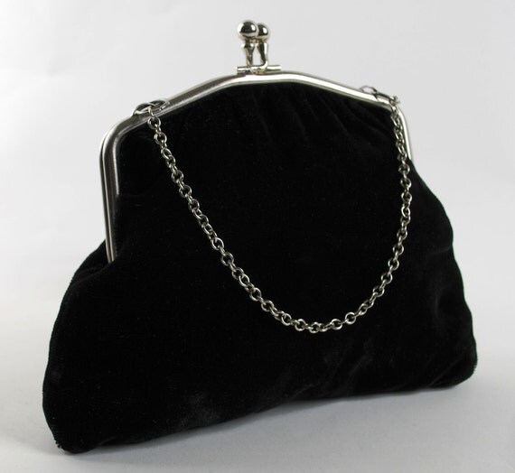 Classic Vintage Black Velvet Kiss Lock Purse Evening Bag 3834