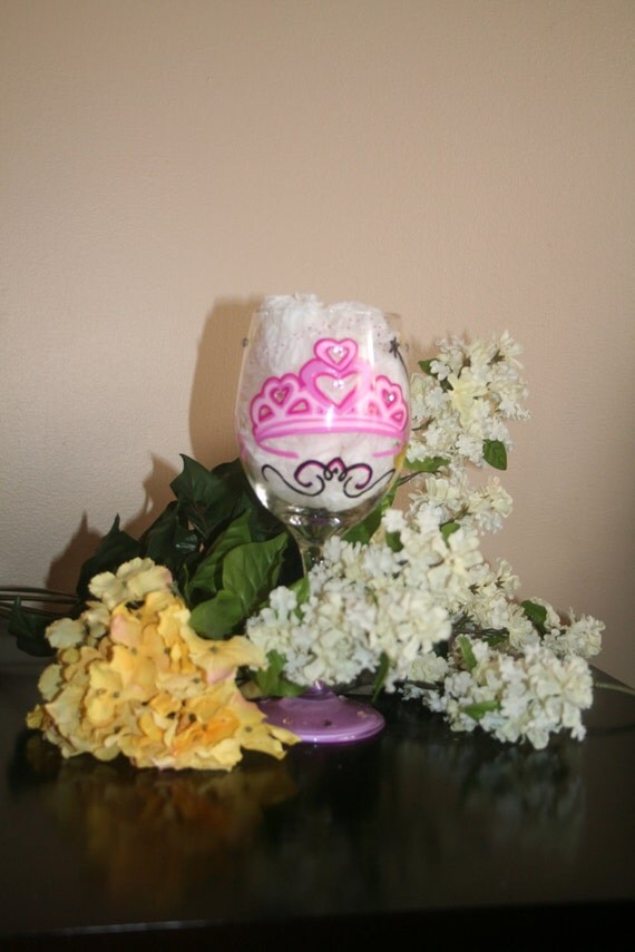 Items similar to Hand painted Wine Glass, Queen Theme on Etsy