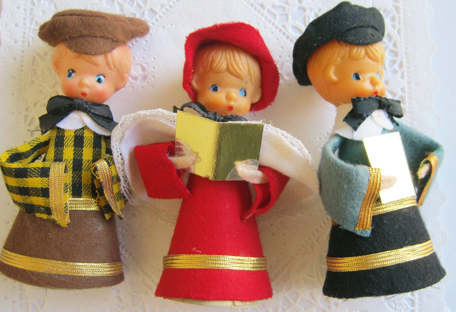 Vintage Christmas Carolers Figures Made in Japan Felt