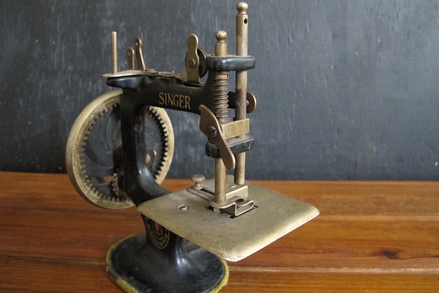 Antique Salesman Sample Singer Sewing Machine
