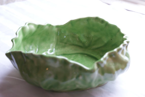 Items similar to Vintage Green Lettuce Leaf Ceramic Bowl on Etsy