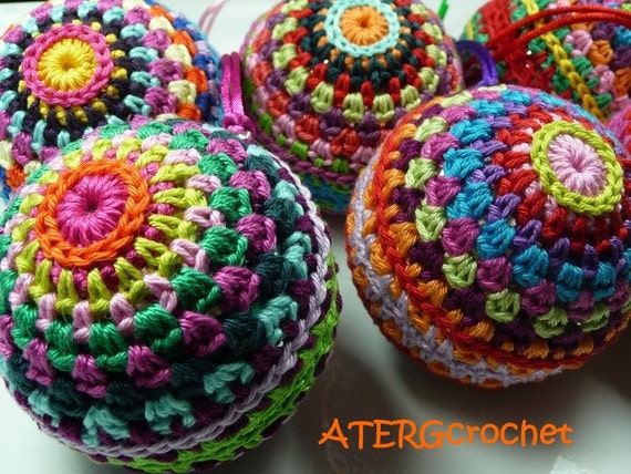 Colorful Christmas ball crochet pattern by ATERGcrochet
