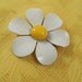 Mod Vintage '70s Flower Power Hippie Yellow and White Enamel Daisy Pin Brooch