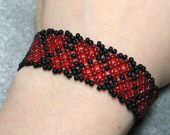 Instant Download Beading Pattern Seed Beaded Bracelet Tutorial with Photos Netting Netted Hearts Toho Beadweaving Seed Instructions PDF