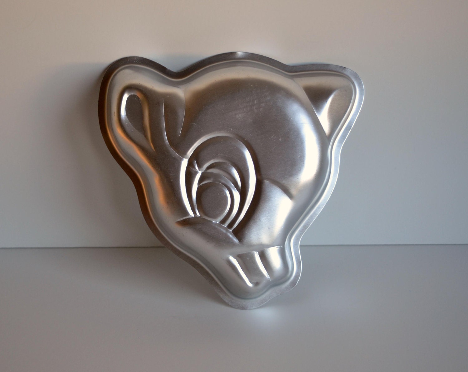 bambi vintage cake pan made for walt