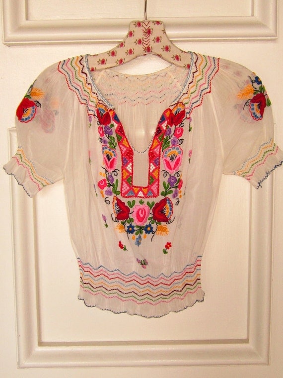 Backless Blouse Archives - Page 204 of 472 - Mexican Blouse