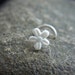 Tiny flower silver nose screw (1pc)