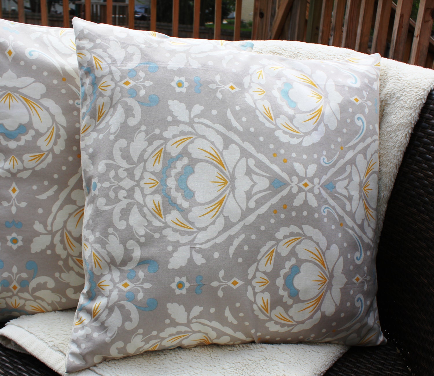 18x18 Medallion Grey Pillow Cover Set
