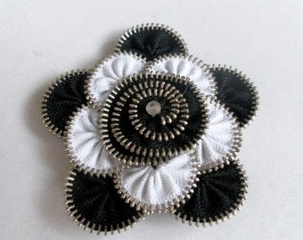 Unique gift, Black and white Zipper brooch, Approx 3.2 in/ 8 cm. eco friendly, recycled jewelry, gift for her