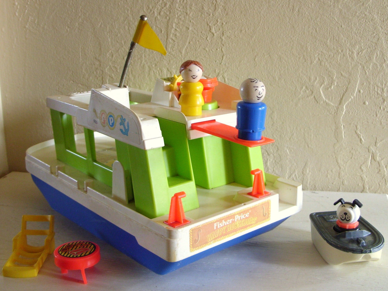 Fisher Price Little People Happy Houseboat Boat Dog BBQ Set