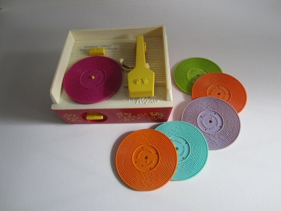 Fisher Price Wind Up Music Record Player 1971 by ElementreeStudio