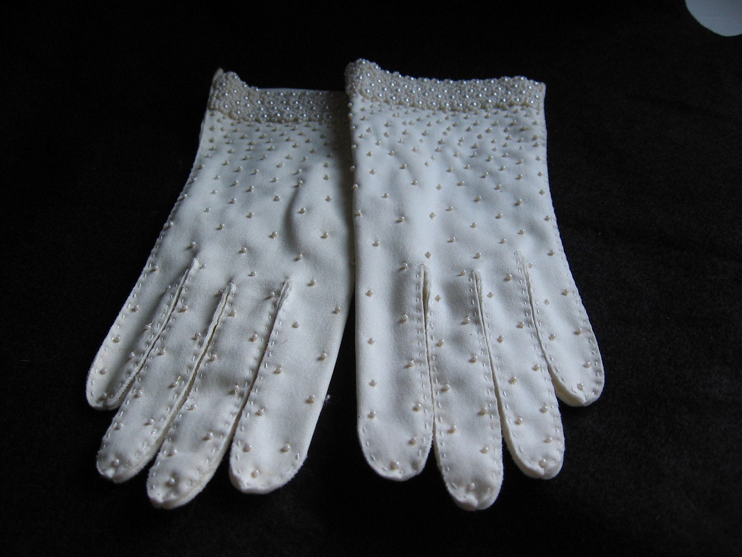 Vintage Pearl Embellished Ladies Gloves