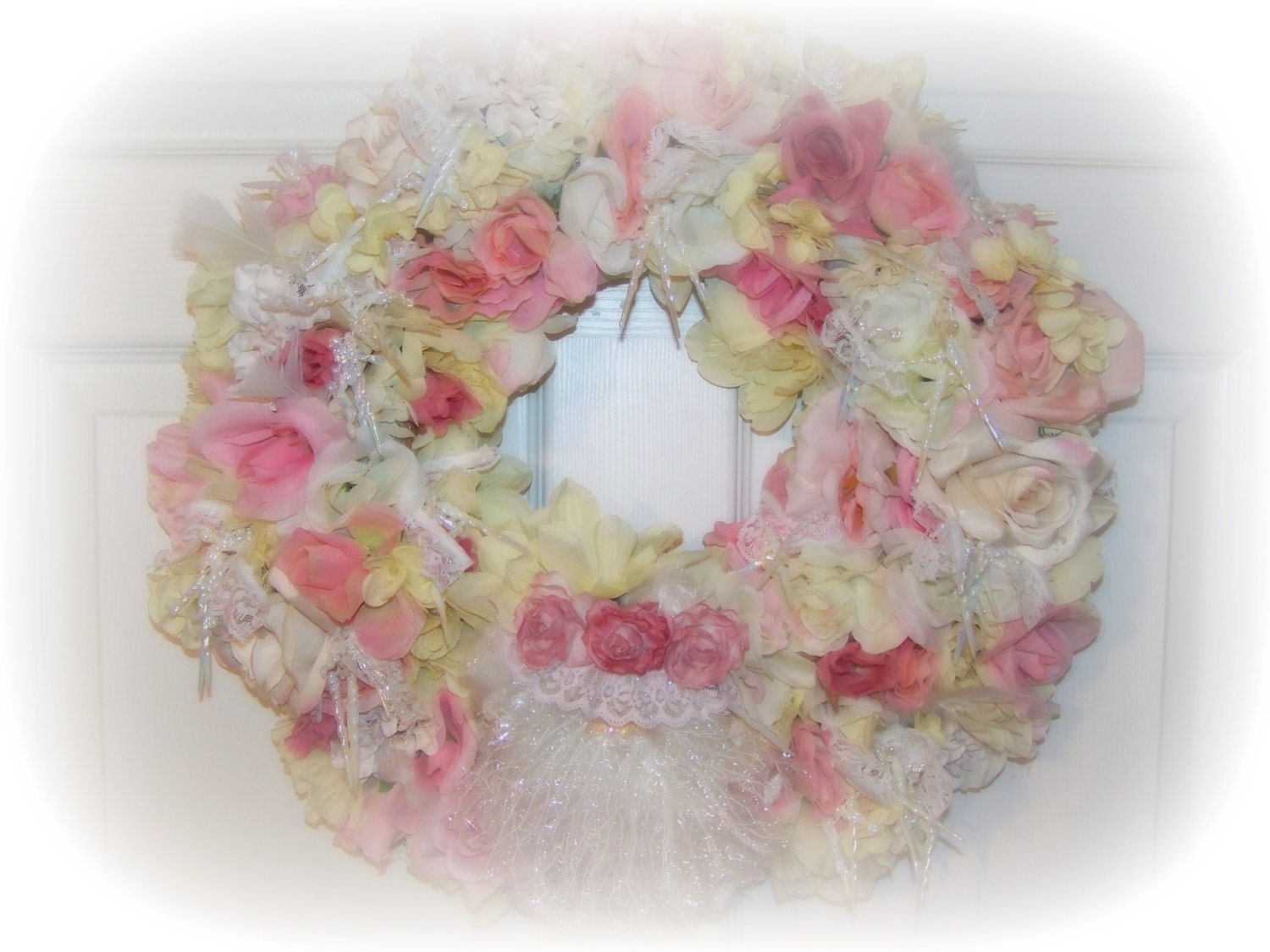 Beautiful Pink White Shabby Santa Christmas Rose Sparkly Icicle Wreath