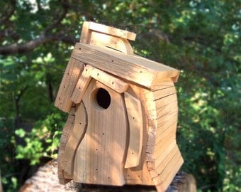 Cedar Bird House, Wooden Wren House, Natural Finish, Outdoor Birdhouse 
