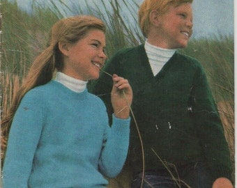 ON SALE - Patons Childrens Knitting Book No 108 Vintage 1970's - Patons Classics