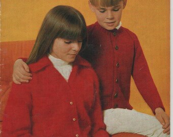 ON SALE - Patons Childrens Knitting Book No 109 Vintage 1970's - Patons Classics