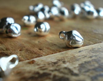 Odessa Small (6mm) Bright Silver Jingle Bells (25)