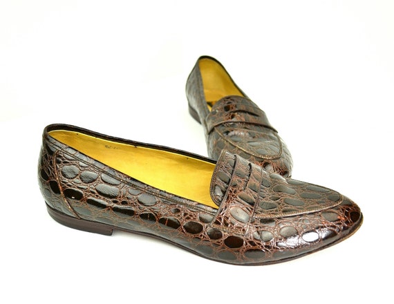 Classic Womens Alligator Loafers Brown Size 8