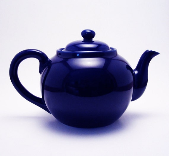 HIC 32ounce Porcelain Teapot with Infuser in Cobalt Blue