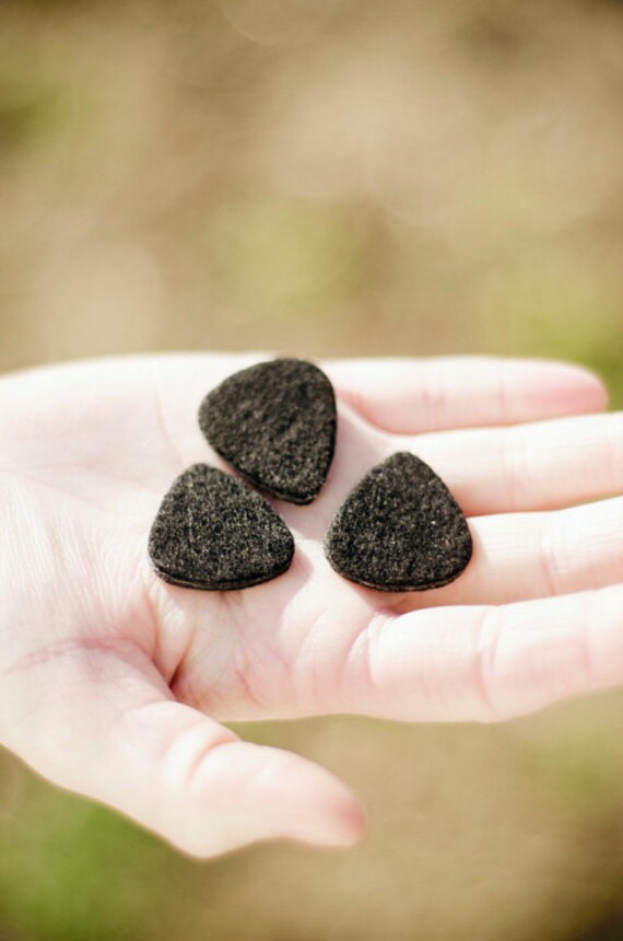Felt picks for ukulele and bass guitar BLACK pack of 3