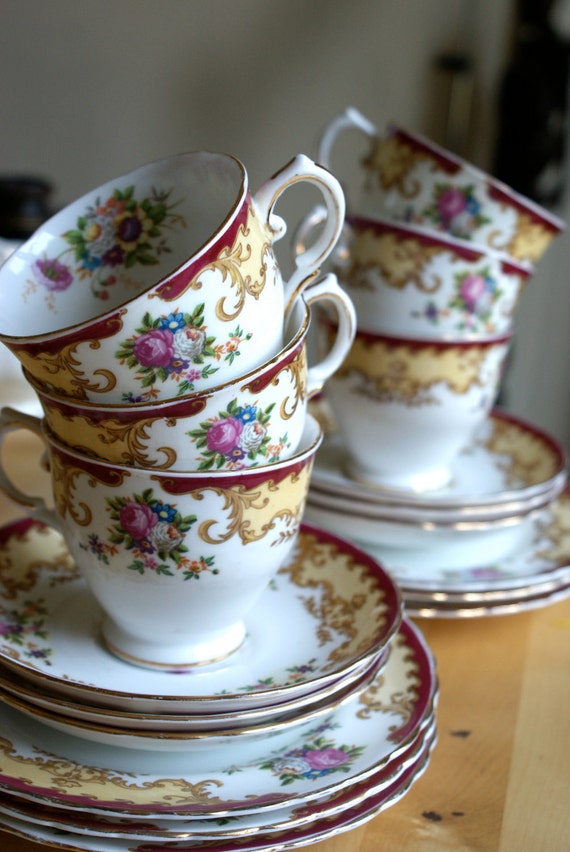 19 piece Tuscan fine english bone china tea set.