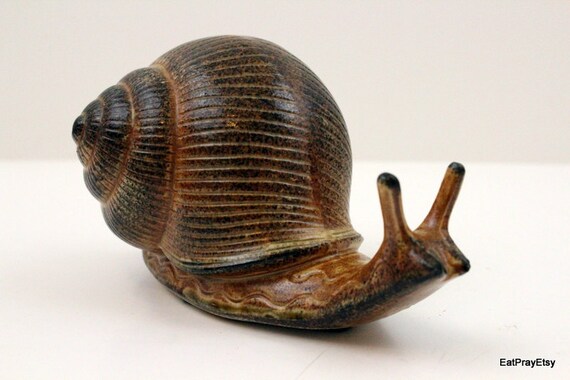 garden snail statue